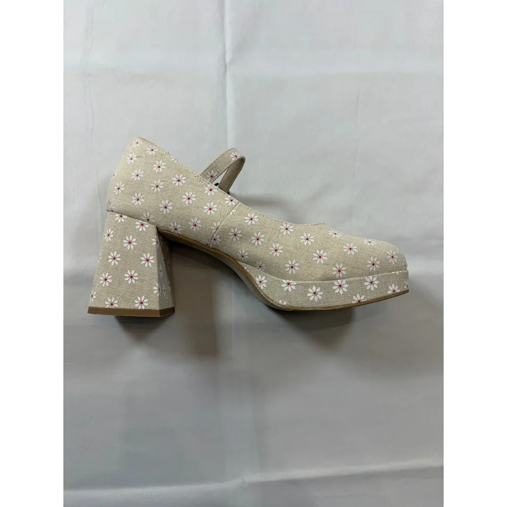 Madden Girl Daisy Floral Platform Mary Jane Heels Beige Block Heel Square Toe 11